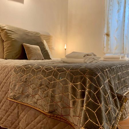 דירות ל'אקווילה La Casa Di Ago מראה חיצוני תמונה