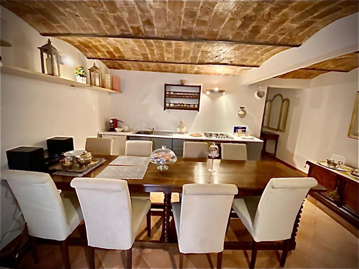 דירות ל'אקווילה La Casa Di Ago מראה חיצוני תמונה